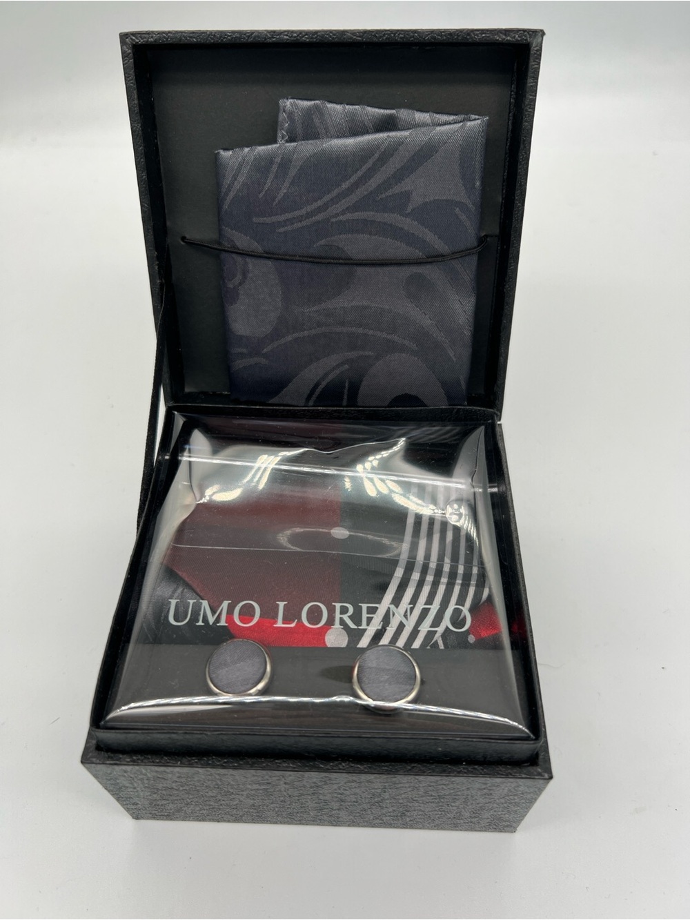 Umo lorenzo Black and Silver Cufflinks with Patterned Pocket Square and necktie